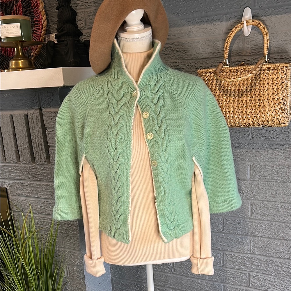 Vintage 50’s Mint Green Hand Knit Cable Knit Shrug